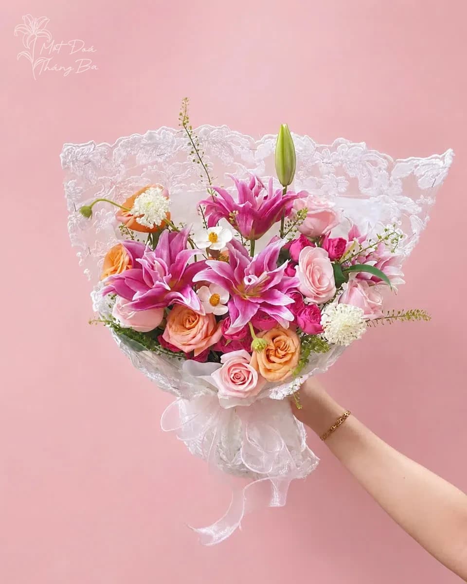 Bó Hoa Lily vải ren - Nhẹ nhàng nữ tính