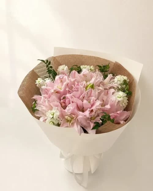 Bó hoa Soft Petals Lily - Bó Hoa Lily hồng nhạt